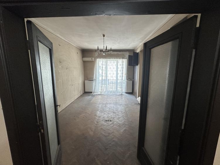 Apartament cu 4 camere decomandat în Sala Palatului