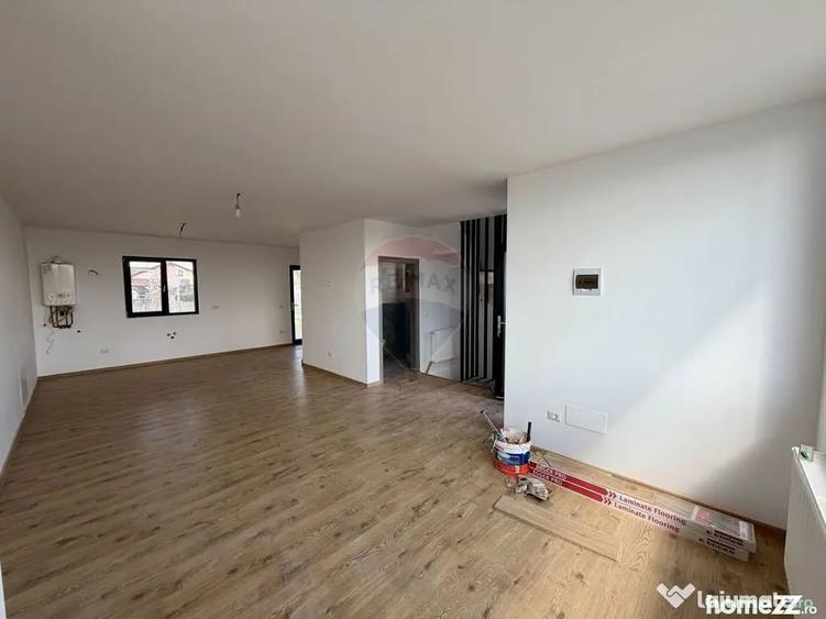 Casă cu 3 camere cu Teren 400 Mp în Golești