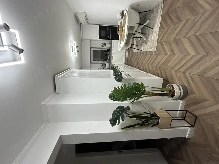 Apartament cu 3 camere decomandat în Hârșova