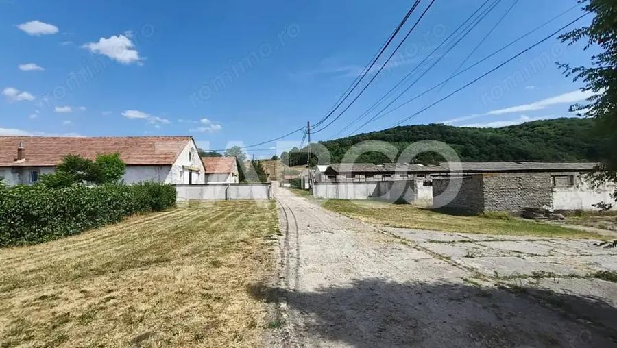 Spațiu comercial, de 8,000 mp, în Săliștea