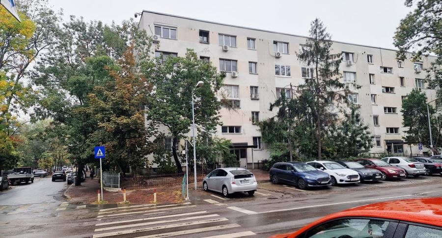 Apartament cu 2 camere decomandat, mobilat în Titan