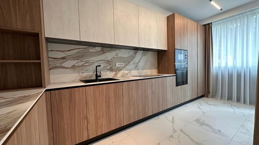 Apartament cu 4 camere semidecomandat, mobilat în Aviatorilor