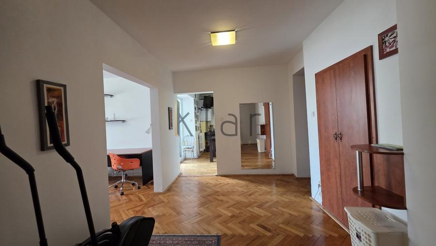 Apartament cu 4 camere decomandat, mobilat în Zorilor