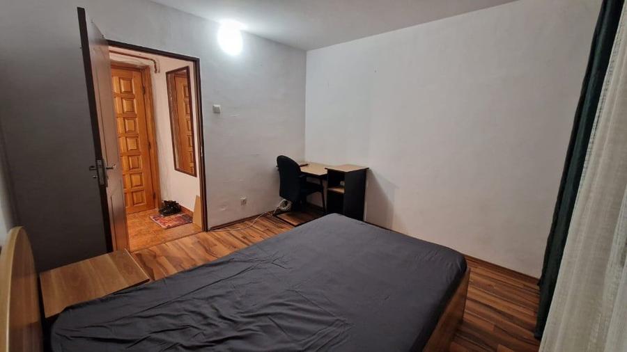 Apartament cu 3 camere semidecomandat în Brazda lui Novac