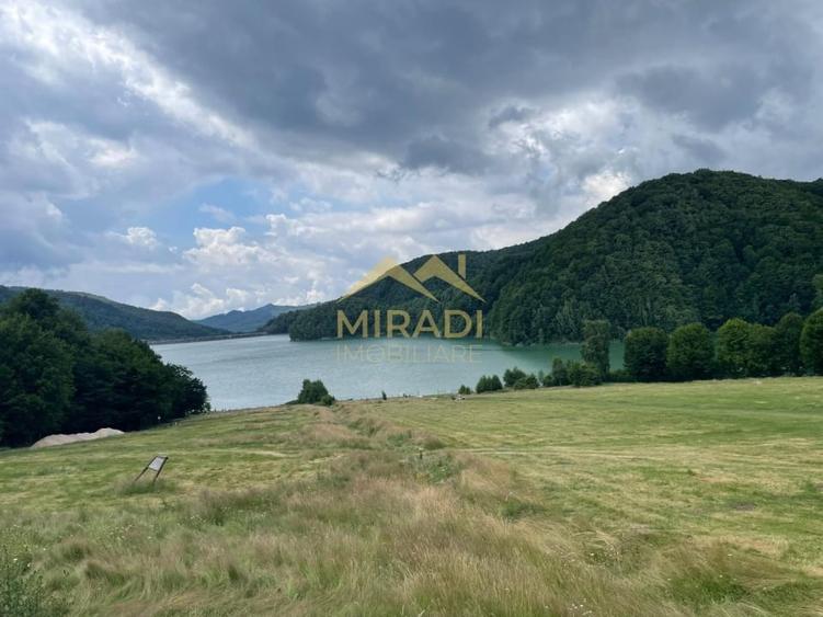 Casă individuală cu 7 camere cu Teren 580 Mp în Valea Doftanei
