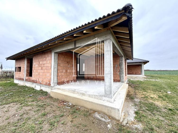 Casă individuală cu 3 camere cu Canalizare în Periferie