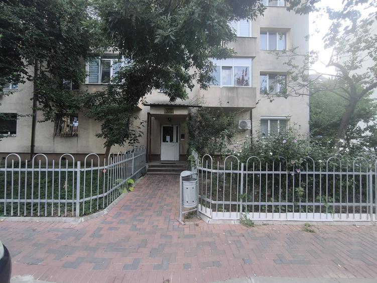 Apartament cu 2 camere decomandat în Dristor