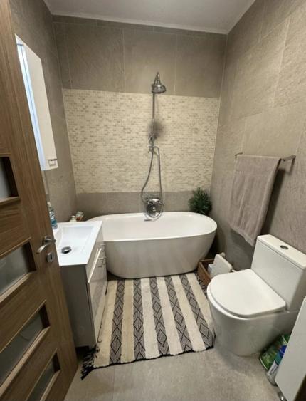 Apartament cu 4 camere decomandat în Plopilor