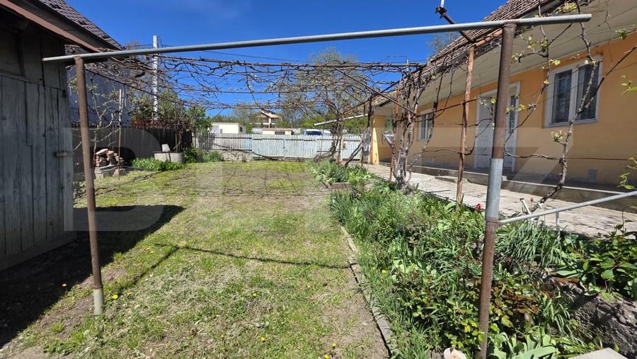 Casă individuală cu 3 camere cu Canalizare în Nazna