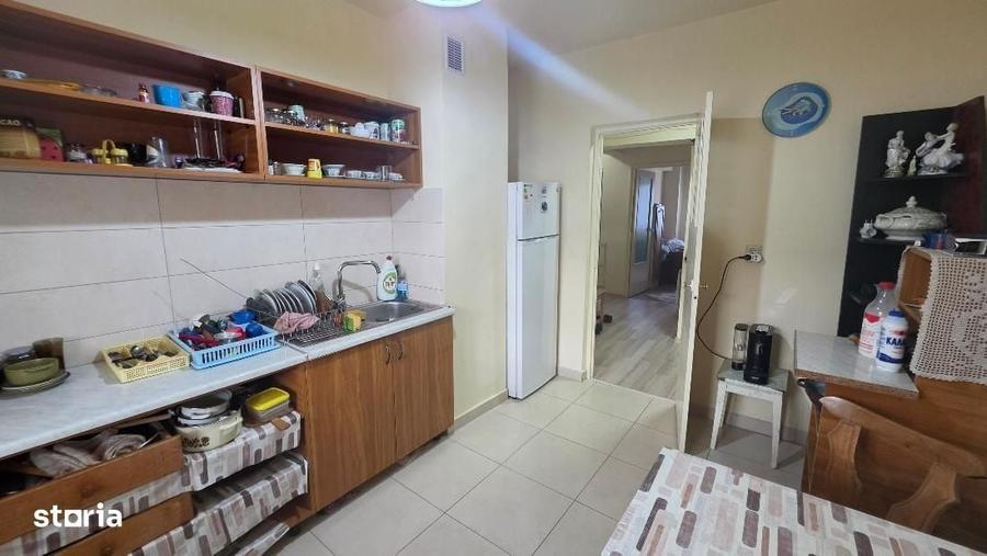 Apartament cu 4 camere în Cetate