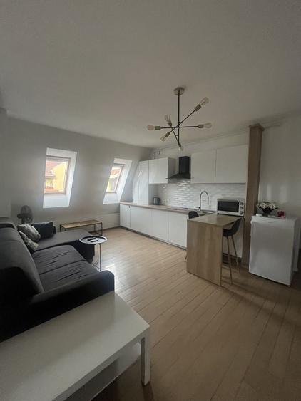 Apartament cu 2 camere decomandat în Exterior Vest