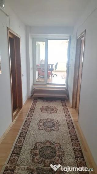 Apartament cu 3 camere decomandat în Obcini