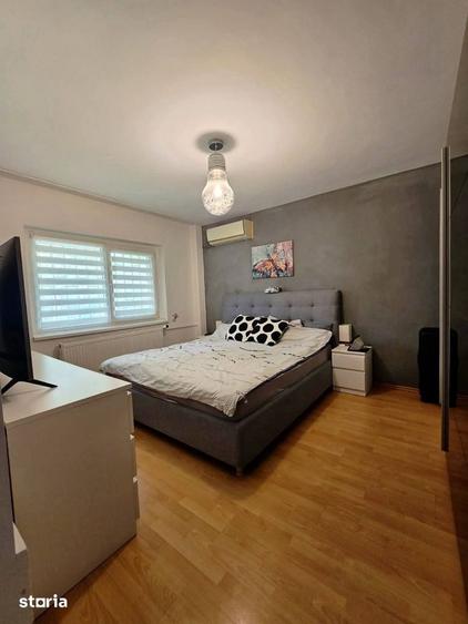Apartament cu 4 camere decomandat în Baicului