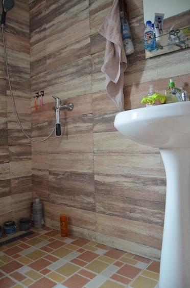 Casă cu 5 camere cu Teren 186 Mp în Valea Alba