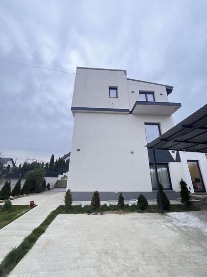 Casă individuală cu 4 camere cu Canalizare în Moara