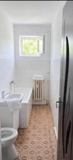 vânzare apartament 2 camere zona km 4-5 nemobilat 42 mp etaj 4/4 - 2