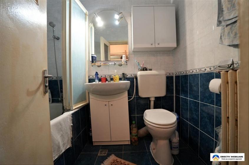 Apartament cu 3 camere semidecomandat în Dărmănești