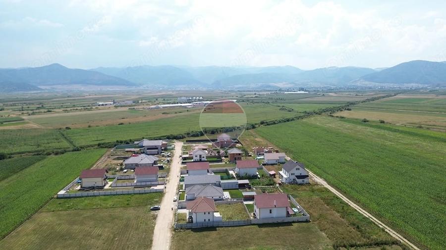 Teren de 485 mp, în Cristian