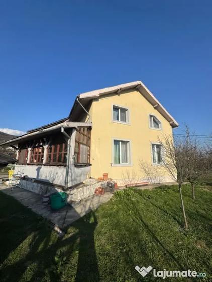 Casă cu 4 camere cu Teren 1400 Mp în Tăuții de Sus
