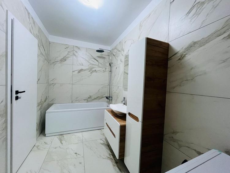 Apartament cu 3 camere decomandat în Hipodrom 3