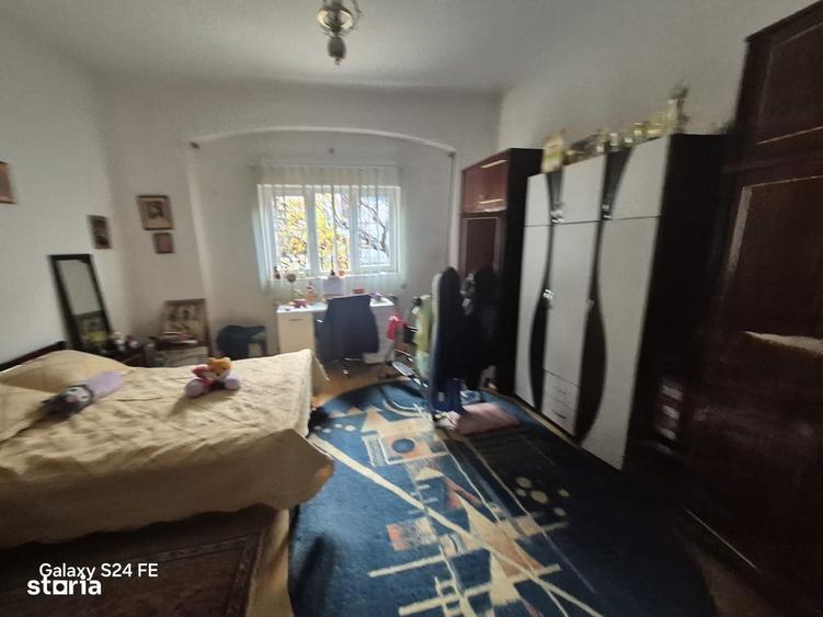Casă cu 4 camere în Ștefan cel Mare