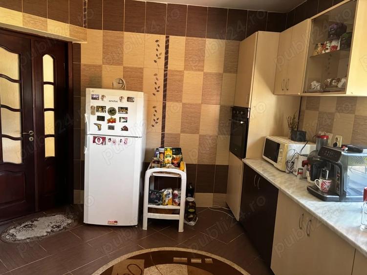 Casă cu 5 camere cu Teren 500 Mp în Exterior Vest