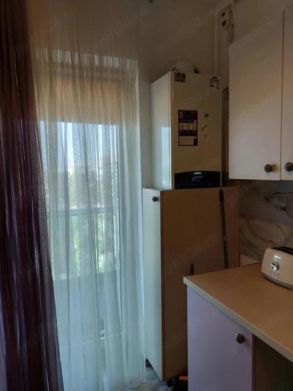 Apartament cu 3 camere semidecomandat în Exterior Vest