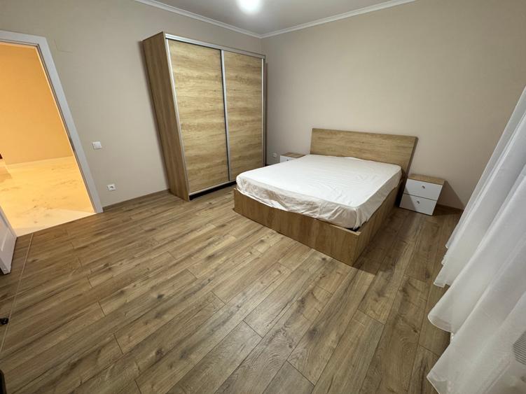 Casă cu 5 camere cu Garaj în Mogoșoaia