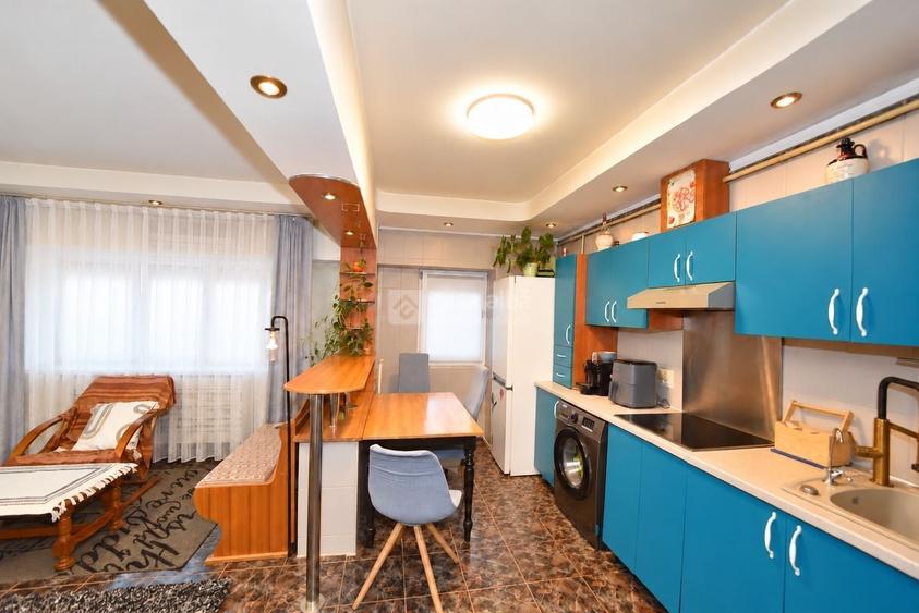Apartament cu 3 camere decomandat, mobilat în Dacia