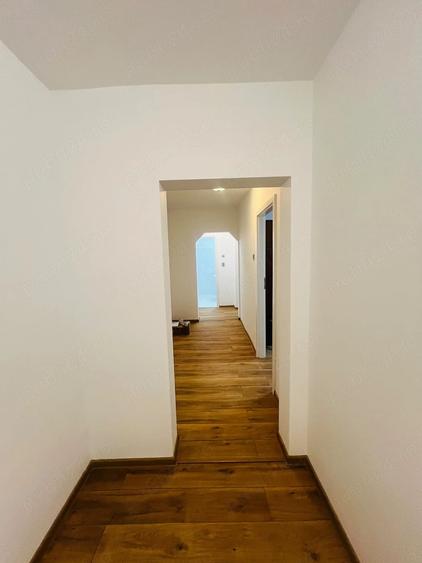 Apartament cu 4 camere decomandat în Tineretului