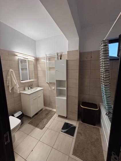 Apartament cu 2 camere decomandat în 1 Decembrie 1918