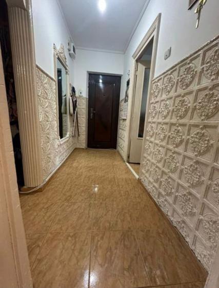 Apartament cu 3 camere decomandat în Calarași 4