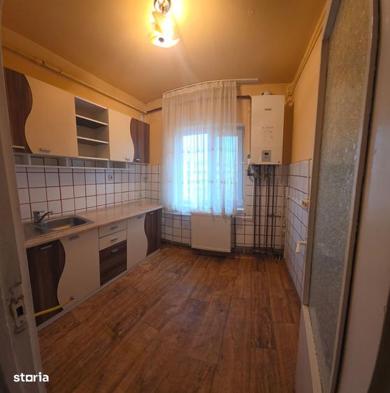 71000 euro .. 2 camere cu centrala .. Gh. Lazar .. 5 min de centru - 3