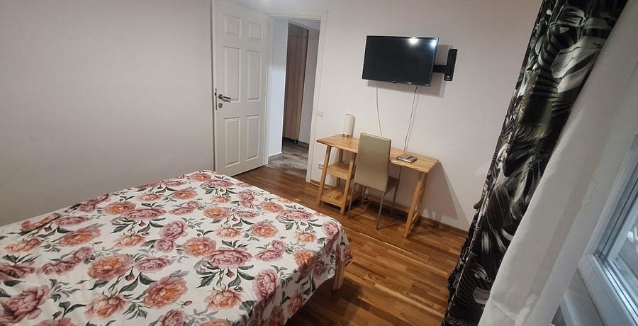 Apartament cu 2 camere decomandat în Tei