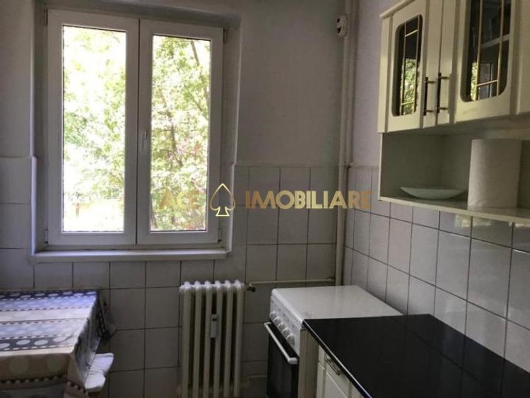 Apartament cu 2 camere decomandat, mobilat în Tineretului