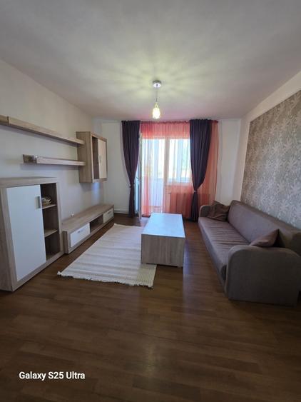 Apartament cu 2 camere semidecomandat în Florilor