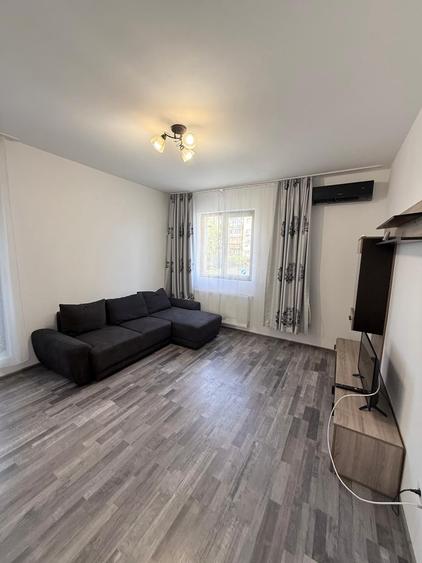 Apartament cu 3 camere decomandat în Militari
