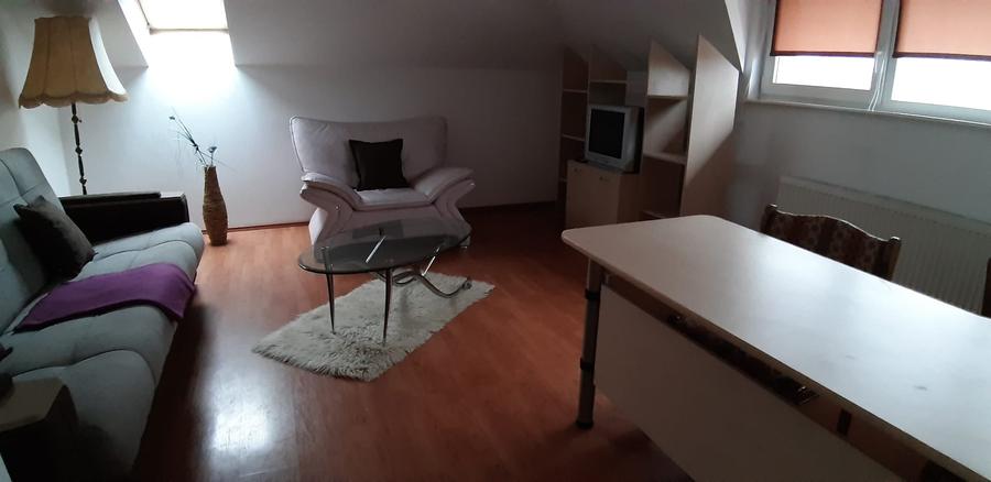 Casă individuală cu 6 camere cu Canalizare în Cristești