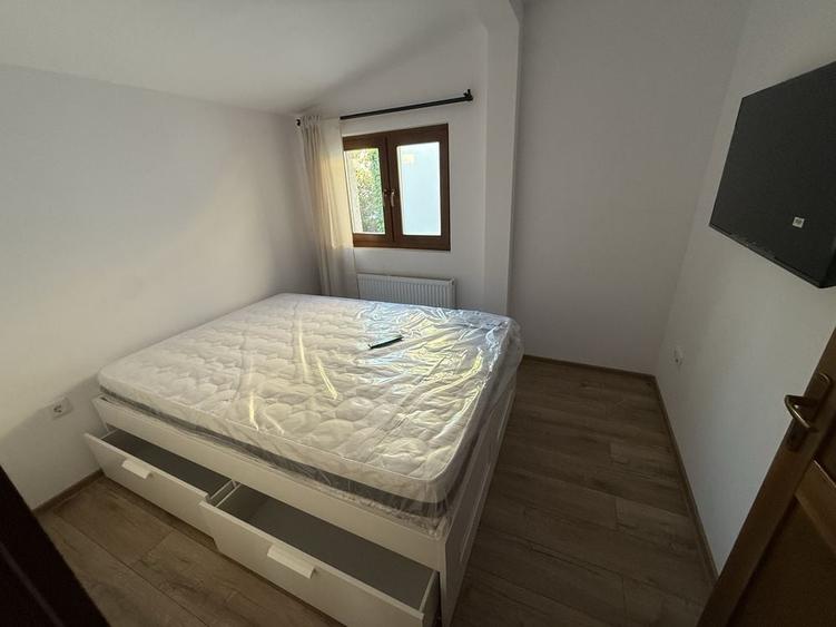Casă cu 4 camere cu Teren 100 Mp în Central