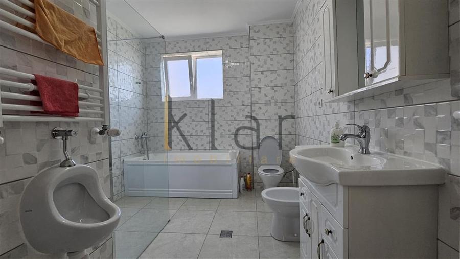 Casă individuală cu 6 camere cu Garaj în Iris