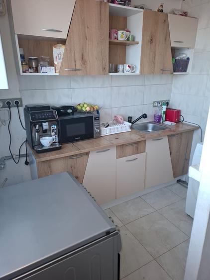 Apartament cu 3 camere decomandat în Viișoara