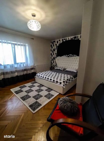 Casă cu 7 camere cu Teren 770 Mp în Dărăști-Ilfov