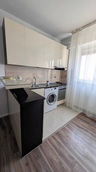Apartament cu 3 camere decomandat în 9 Mai
