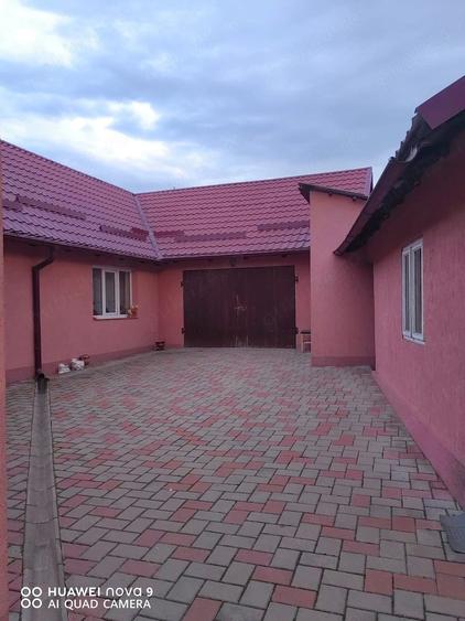 Casă cu 4 camere cu Teren 1600 Mp în Central