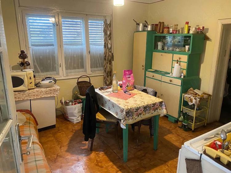 Casă cu 3 camere cu Teren 2200 Mp în Biharia