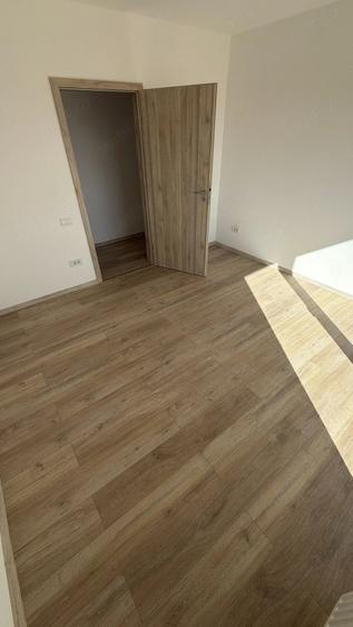 Apartament cu 3 camere decomandat în 1 Decembrie