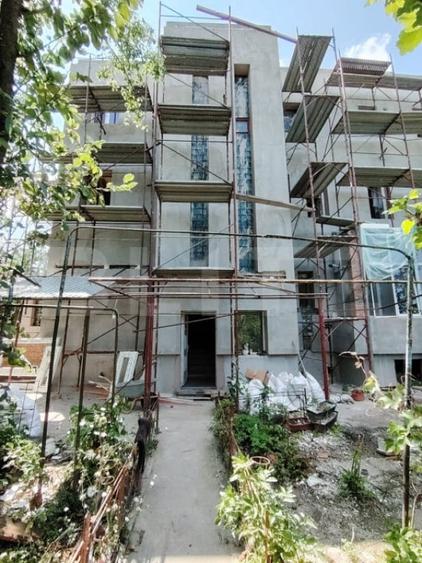 Casă cu 4 camere cu Teren 350 Mp în Central