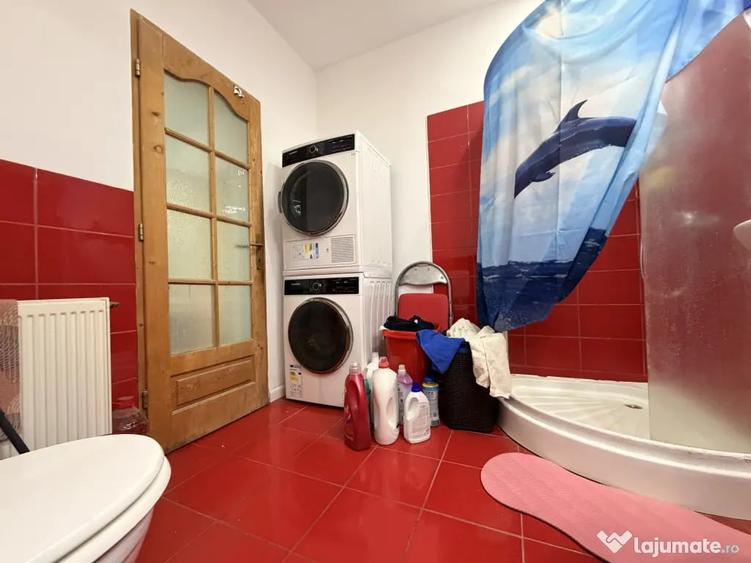 Casă cu 7 camere cu Teren 411 Mp în Dâmbovița
