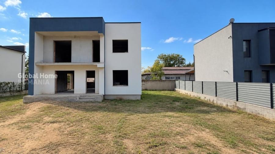 Casă cu 4 camere cu Teren 400 Mp în Central