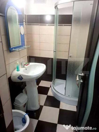 Apartament cu 3 camere decomandat în Micro 6